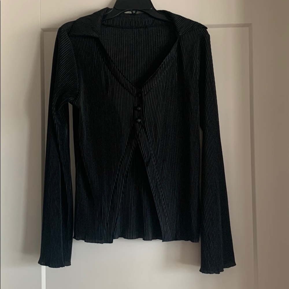 Bell sleeve, button front, black polo top
